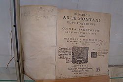 Biblia políglota escrita por Arias Montano