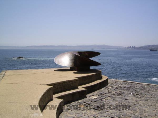 valparaiso_8 Mirador Ciudad Hermana de Bat Iam, frente al océano Pacífico
