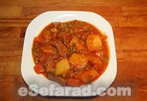 Recetas de Tetuan por Raquel Moryoussef de Fhima: Pescado guisado con habas frescas