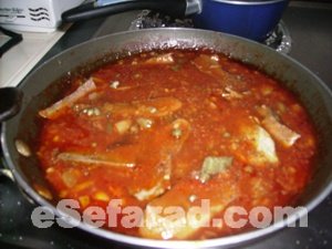 Recetas de Tetuan por Raquel Moryoussef de Fhima: Lengua de res guisada con tomate y aceitunas